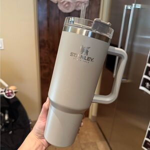 Stanley Gray Travel Mug with Handle 40oz